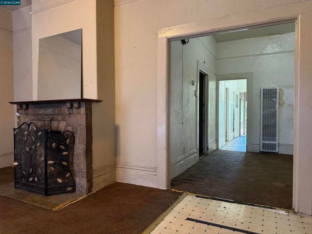 3513 Adeline St, Oakland, CA 94608