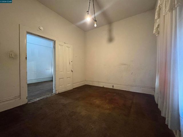 3513 Adeline St, Oakland, CA 94608