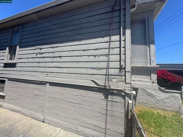 3513 Adeline St, Oakland, CA 94608