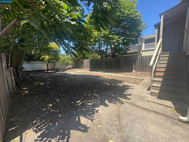 3513 Adeline St, Oakland, CA 94608