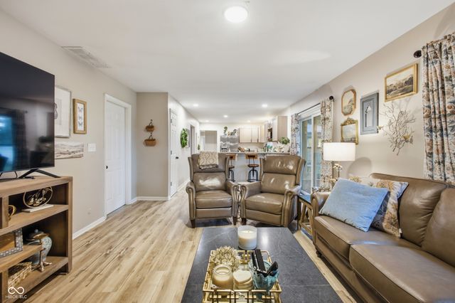 8030 N Richardt Avenue, Indianapolis, IN 46256