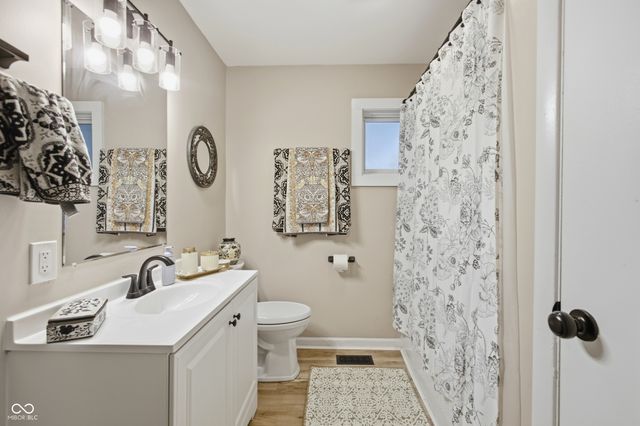 8030 N Richardt Avenue, Indianapolis, IN 46256