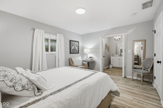 8030 N Richardt Avenue, Indianapolis, IN 46256