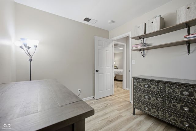 8030 N Richardt Avenue, Indianapolis, IN 46256