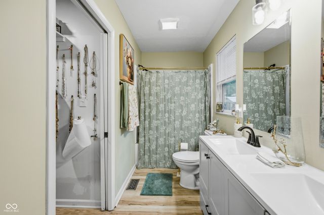 8030 N Richardt Avenue, Indianapolis, IN 46256