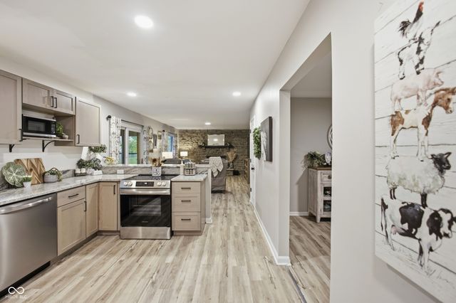 8030 N Richardt Avenue, Indianapolis, IN 46256