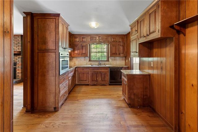 2968 Gray Road SE, Smyrna, GA 30082