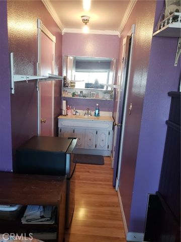 1500 W 107th, Los Angeles, CA 90047