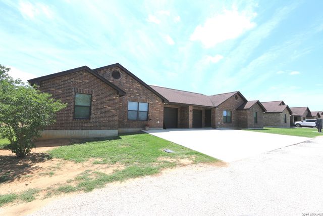 16020 US HIGHWAY 87, Adkins, TX 78101