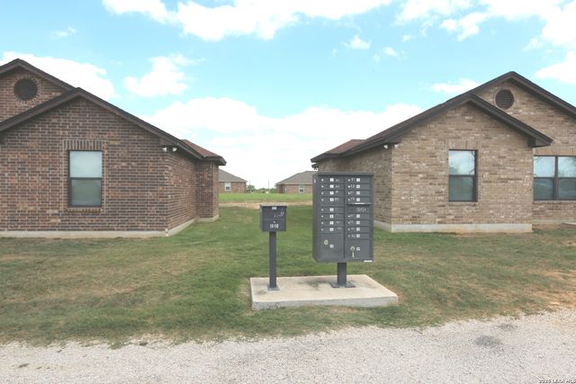 16020 US HIGHWAY 87, Adkins, TX 78101
