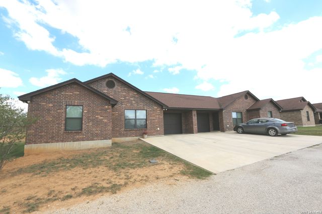 16020 US HIGHWAY 87, Adkins, TX 78101