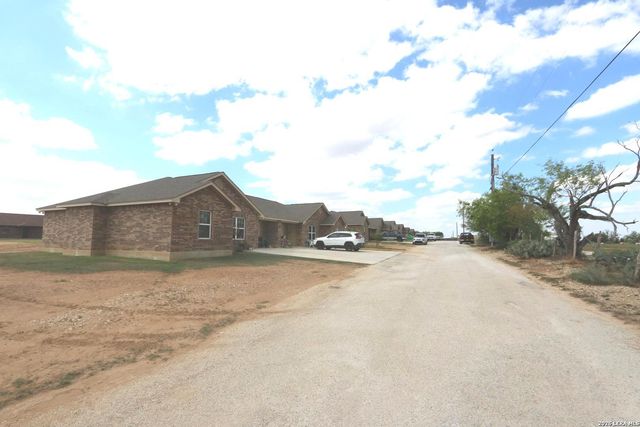16020 US HIGHWAY 87, Adkins, TX 78101
