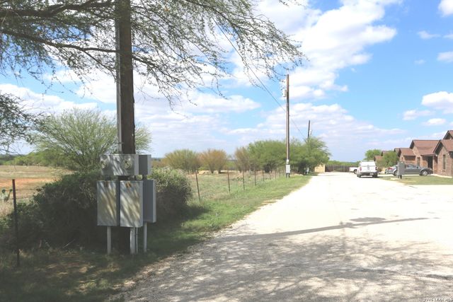 16020 US HIGHWAY 87, Adkins, TX 78101