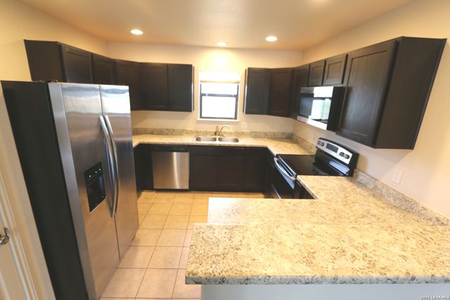 16020 US HIGHWAY 87, Adkins, TX 78101