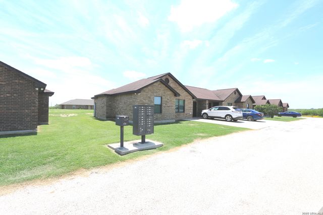 16020 US HIGHWAY 87, Adkins, TX 78101