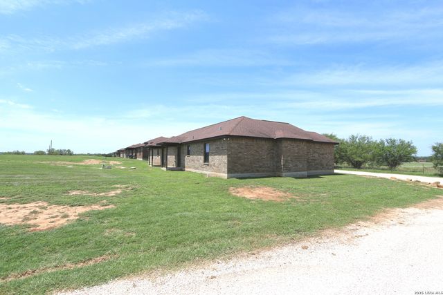 16020 US HIGHWAY 87, Adkins, TX 78101