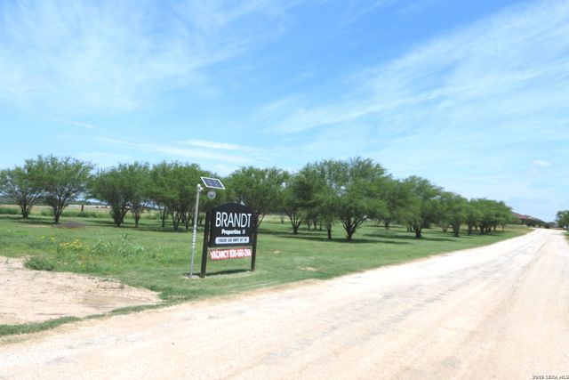 16020 US HIGHWAY 87, Adkins, TX 78101