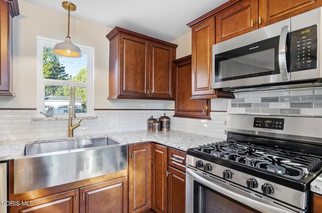 1401 River Road, Maumee, OH 43537
