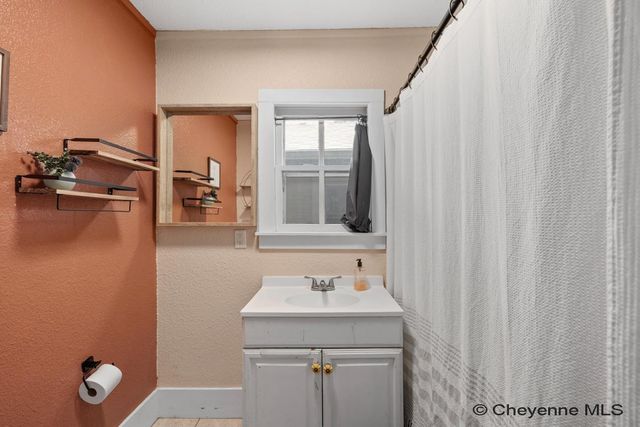 906 TALBOT CT, Cheyenne, WY 82001