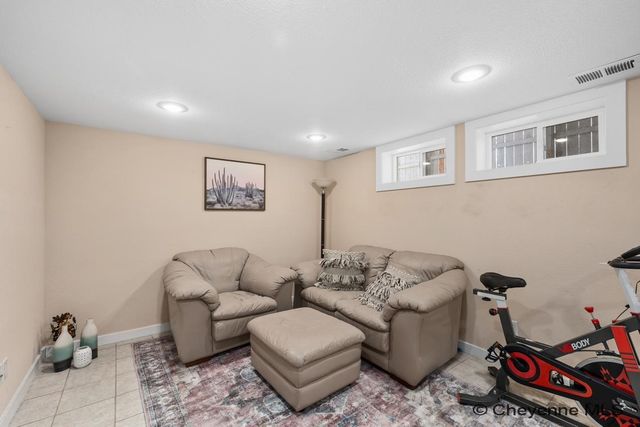 906 TALBOT CT, Cheyenne, WY 82001