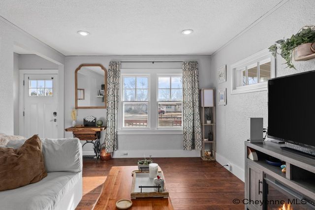 906 TALBOT CT, Cheyenne, WY 82001