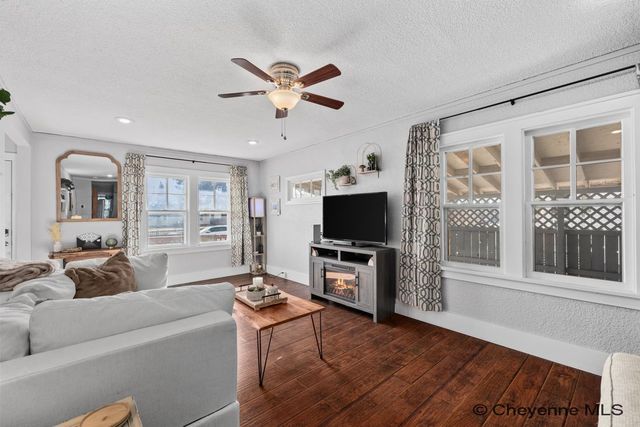 906 TALBOT CT, Cheyenne, WY 82001