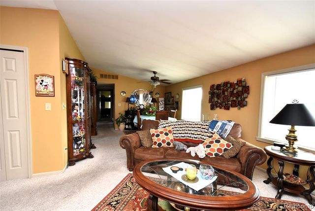 11522 Davis Street, Grand Blanc, MI 48439