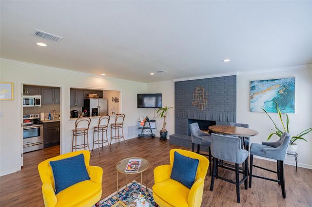 8405 Bent Tree Road 2221, Austin, TX 78759