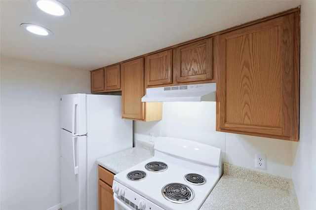 8405 Bent Tree Road 2221, Austin, TX 78759