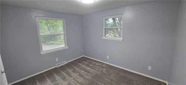 6906 N Pennsylvania Avenue, Kansas City, MO 64118