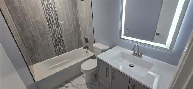 6906 N Pennsylvania Avenue, Kansas City, MO 64118