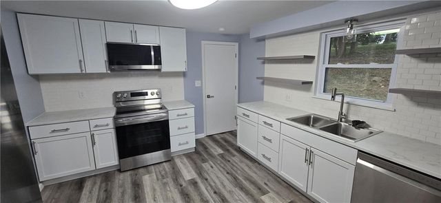 6906 N Pennsylvania Avenue, Kansas City, MO 64118