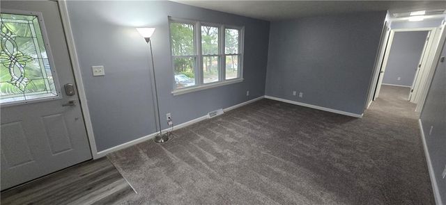 6906 N Pennsylvania Avenue, Kansas City, MO 64118