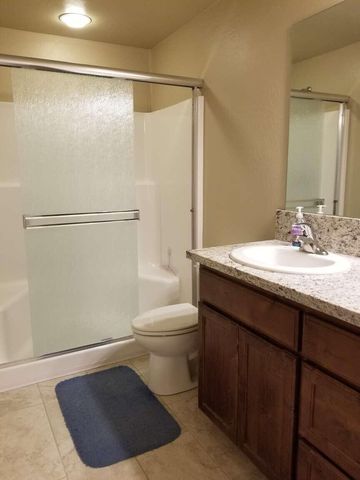 911 Stonewater Drive, Eagle Point, OR 97524