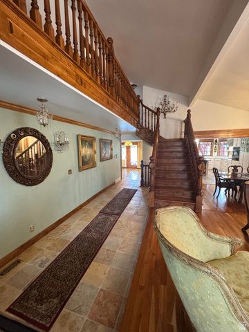 9650 S BUTTONWOOD DR, Sandy, UT 84092