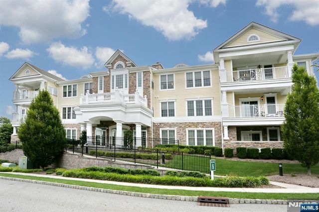 801 Four Seasons Lane, Montvale, NJ 07645