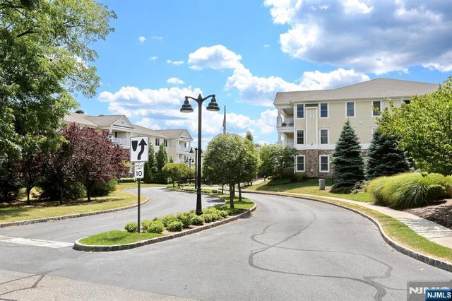 801 Four Seasons Lane, Montvale, NJ 07645