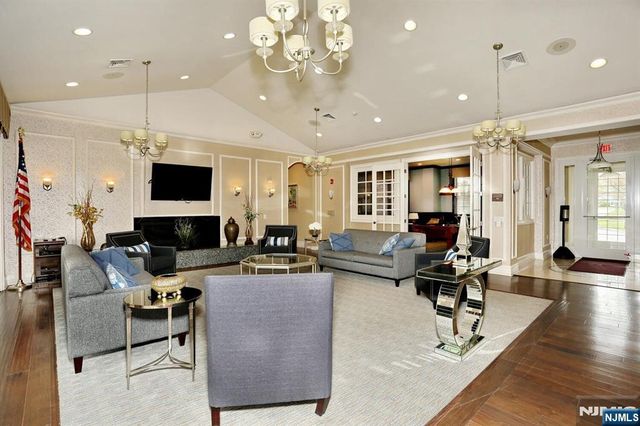 801 Four Seasons Lane, Montvale, NJ 07645