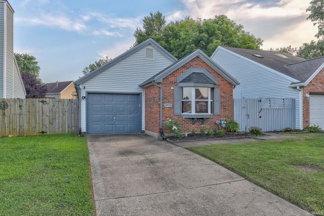 5825 Crossfield Drive, Evansville, IN 47715
