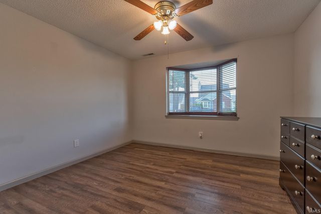 5825 Crossfield Drive, Evansville, IN 47715