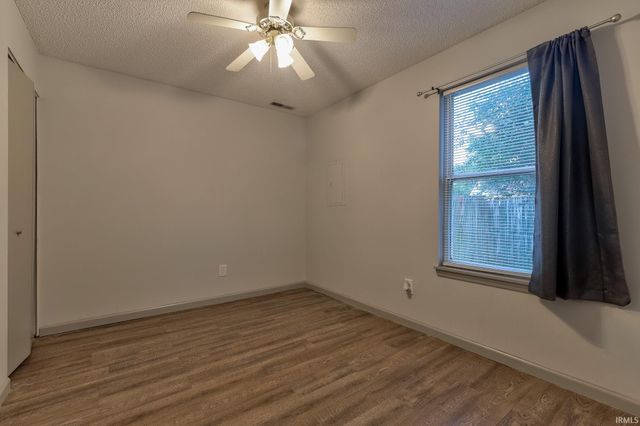 5825 Crossfield Drive, Evansville, IN 47715