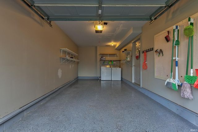 5825 Crossfield Drive, Evansville, IN 47715