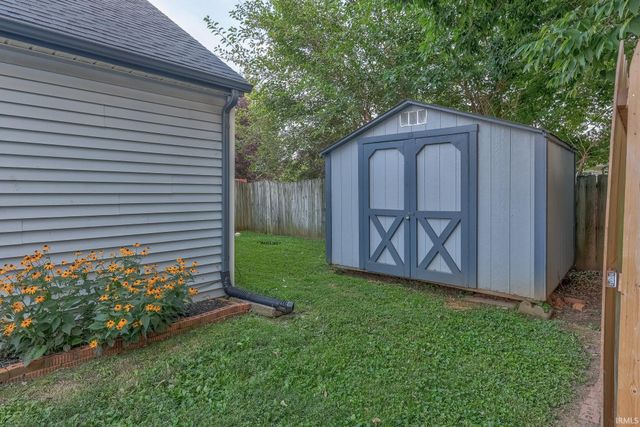 5825 Crossfield Drive, Evansville, IN 47715