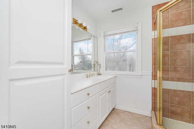 38 Longfellow Dr, Woodbridge Twp., NJ 07067