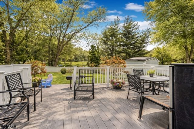 38 Longfellow Dr, Woodbridge Twp., NJ 07067