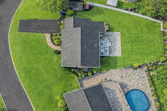 38 Longfellow Dr, Woodbridge Twp., NJ 07067