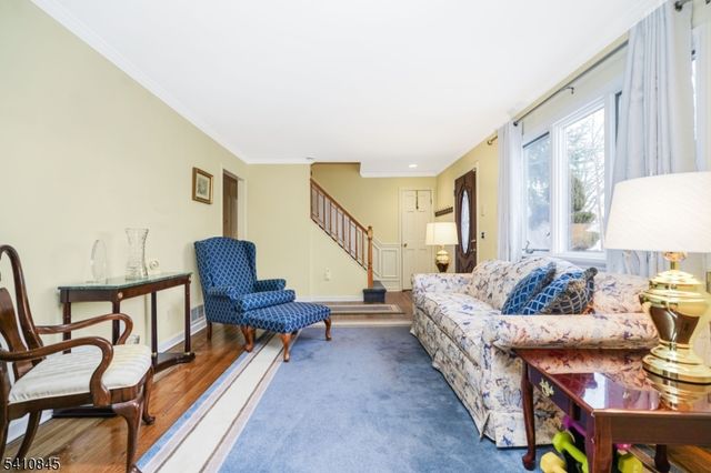 38 Longfellow Dr, Woodbridge Twp., NJ 07067