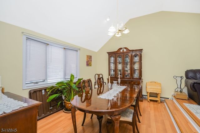 38 Longfellow Dr, Woodbridge Twp., NJ 07067