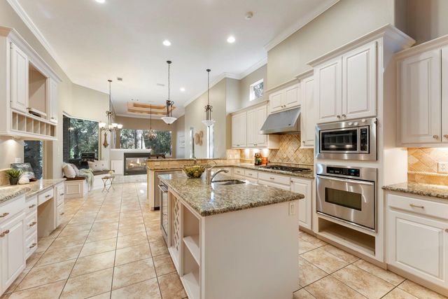 22802 Walden Way, Tomball, TX 77375