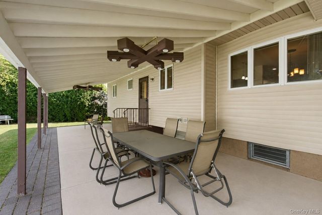 18 Solow Lane, East Northport, NY 11731